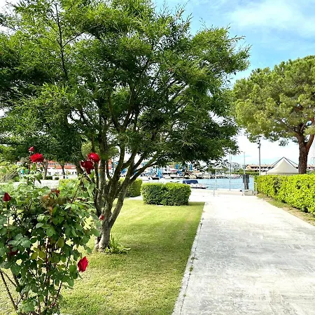 Marina Bay View Apartment *