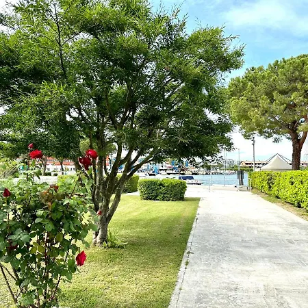 Marina Bay View Apartment *